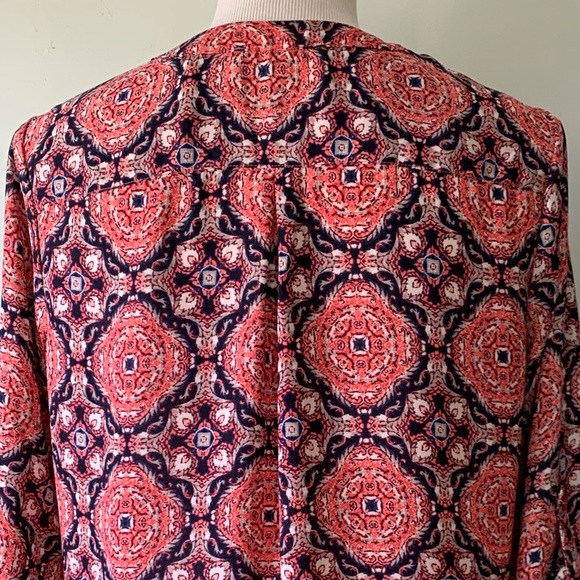 Pink Rose Top. Split neck, button tab sleeves. - Picture 7 of 10